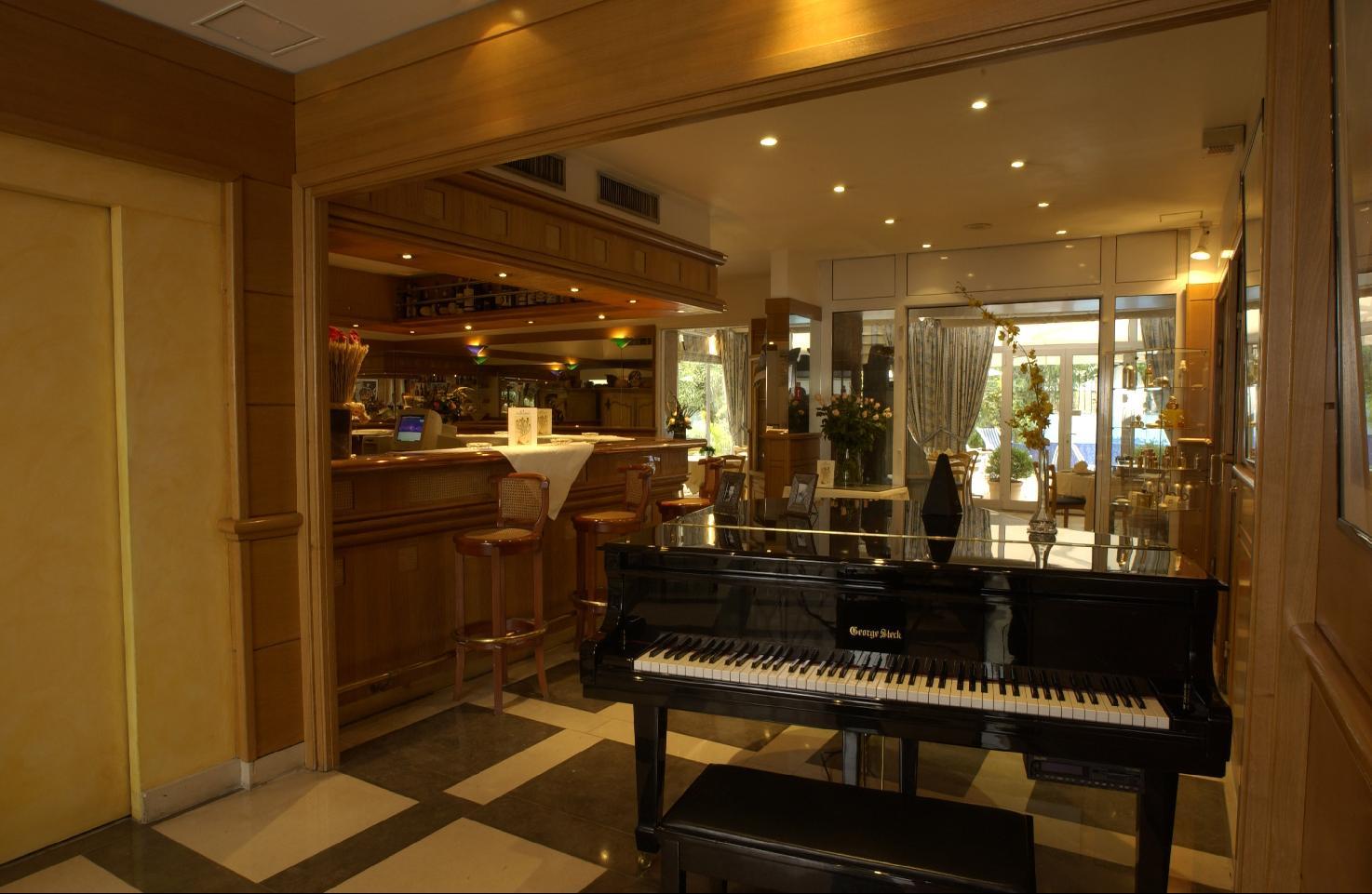 Hotel Amarante Cannes Exterior photo